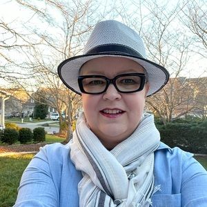 Meet your Posher, Cindy